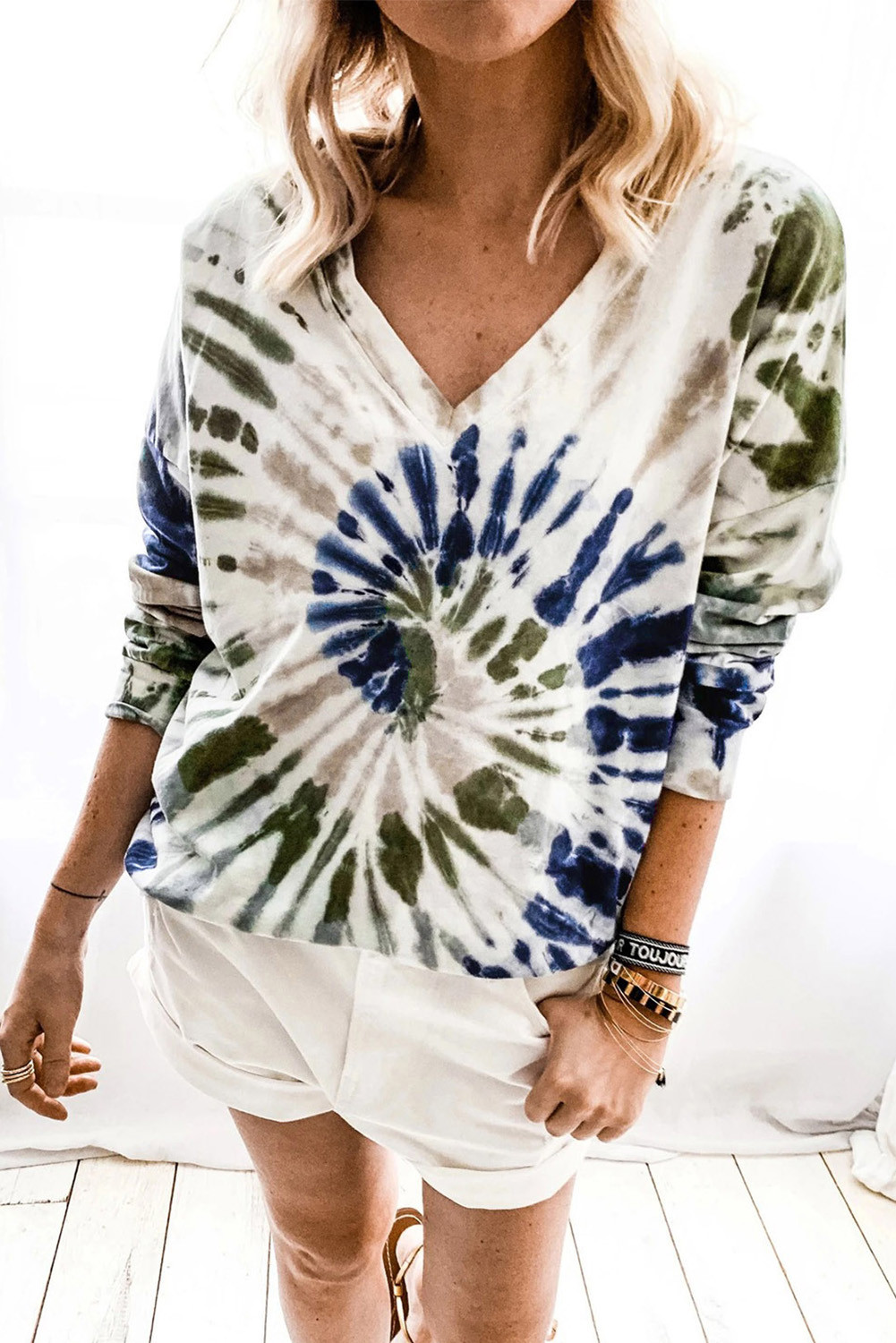 ¥ 44.9 Blue Tiedye V Neck Pullover Sweatshirt